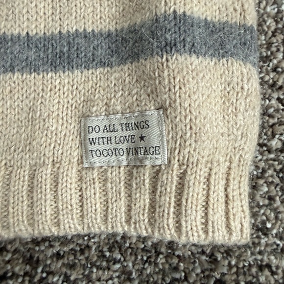 Tocoto vintage Cozy Striped Sweater in Beige and Gray/Blue Size 2Y - Picture 3 of 3
